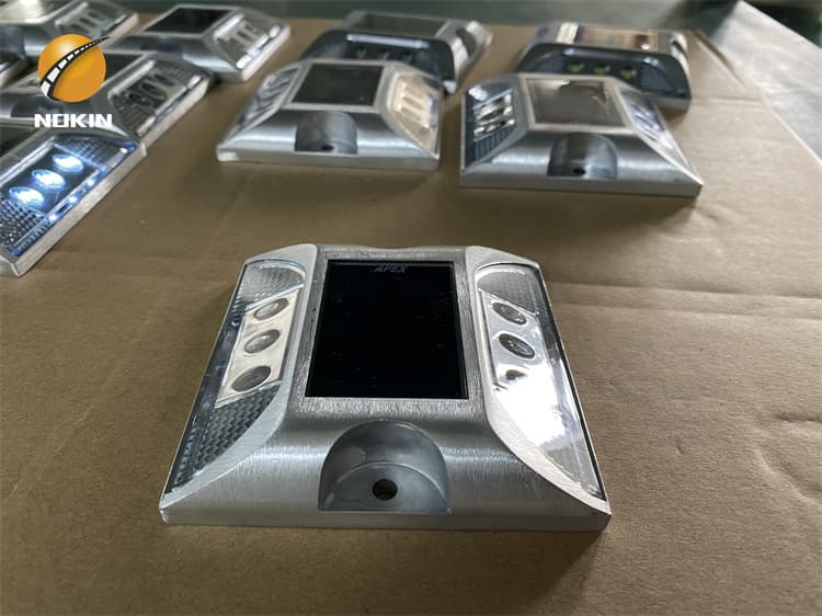 High brightness reflective waterproof solar road stud