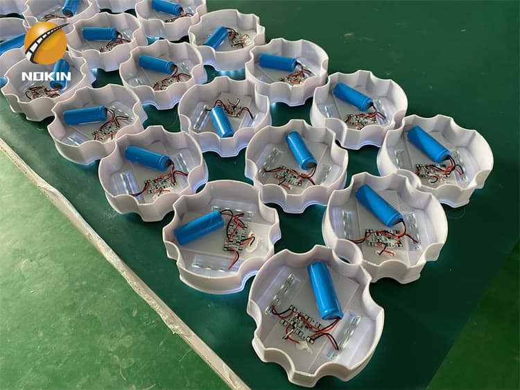 led road stud lights with 4 safety locks road pavement markers factory