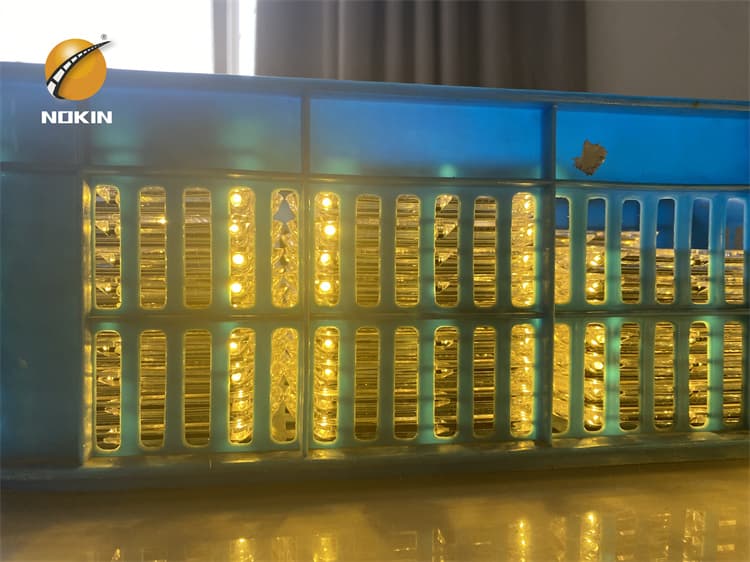 ultra thin solar studs with 6 safety locks manufacturer