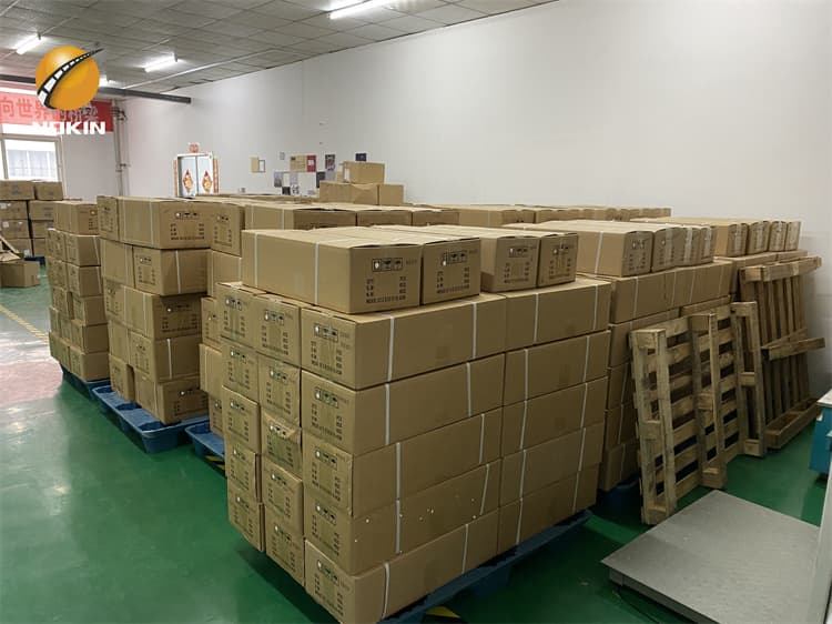 Packaging and delivery of solar road stud lights