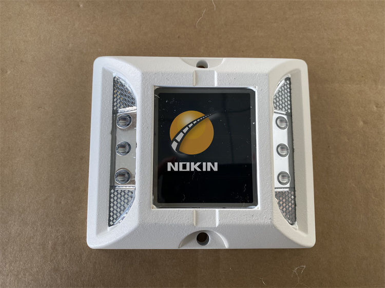 White Driveway Solar Road Stud Supplier