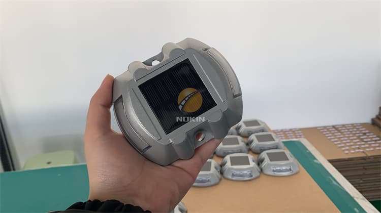 Horseshoe Motorway Road Studs Reflector With Shank