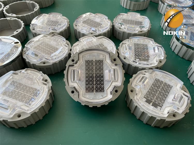 Raised White Solar Road Stud Factory
