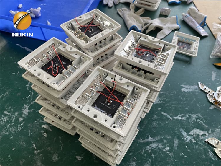 Solar Powered Motorway Road Studs Reflector Supplier