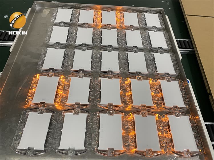 solar road studs manufacturers in china
