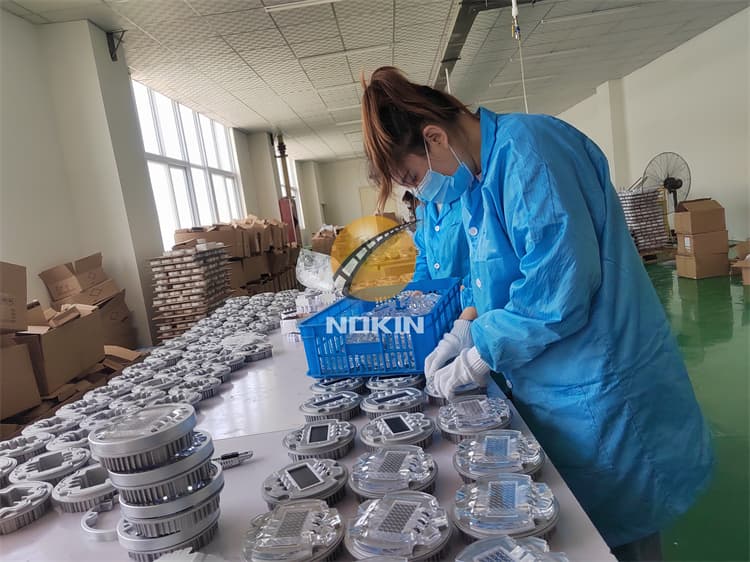 Aluminum Solar Cat Eyes Red Road Pavement Markers