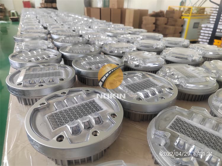 Cast Aluminum Solar Cat Eyes White Road Stud