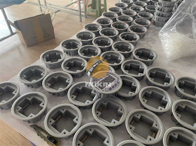 Cast Aluminum Solar Cat Eyes White Road Stud