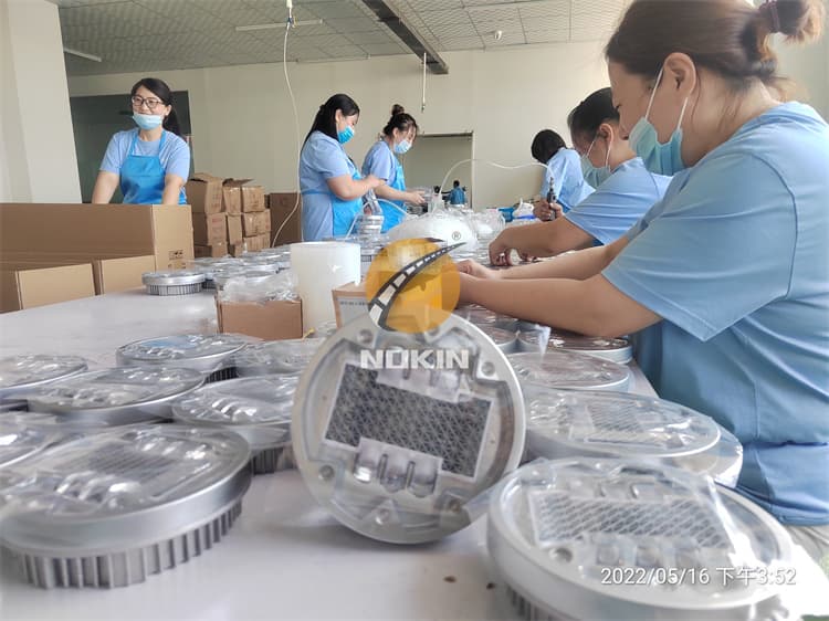 Cast Aluminum Solar Cat Eyes White Road Stud