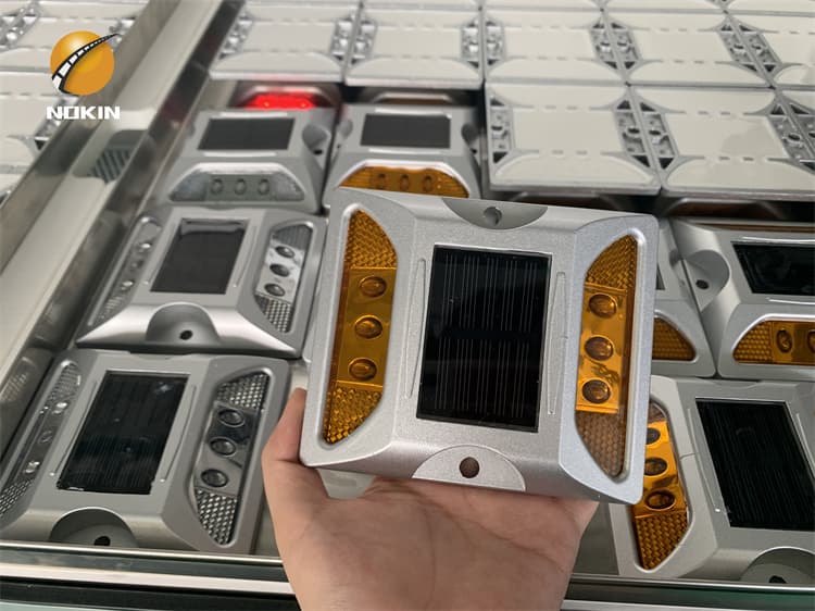 Embedded Yellow Solar Road Stud Manufacturer