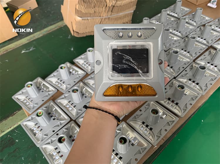 Embedded Yellow Solar Road Stud Manufacturer