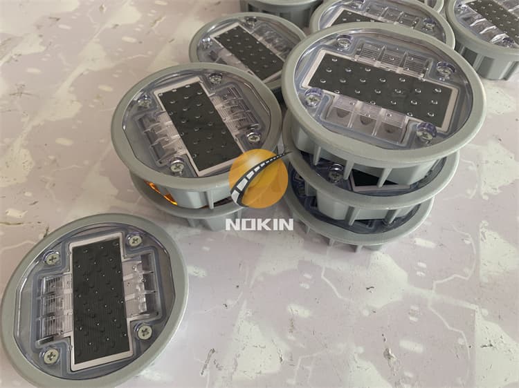 Flashing Solar Cat Eyes White Road Marker