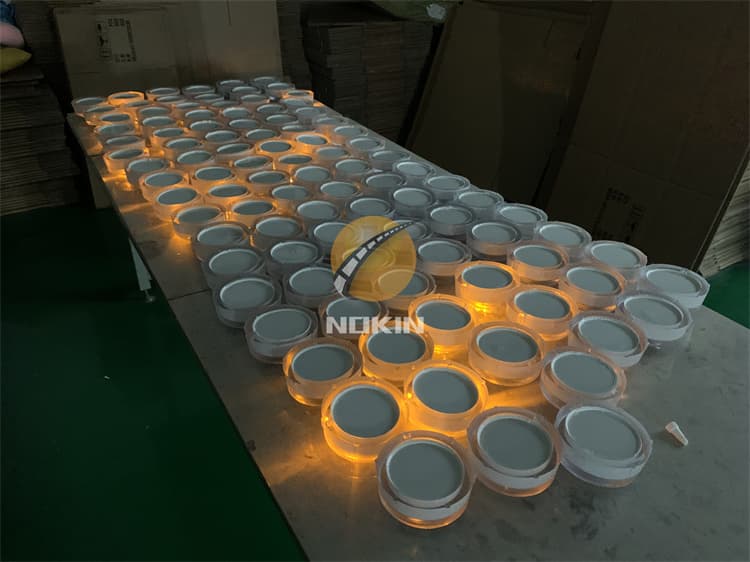 Glass Solar Cat Eyes Yellow Road Spike