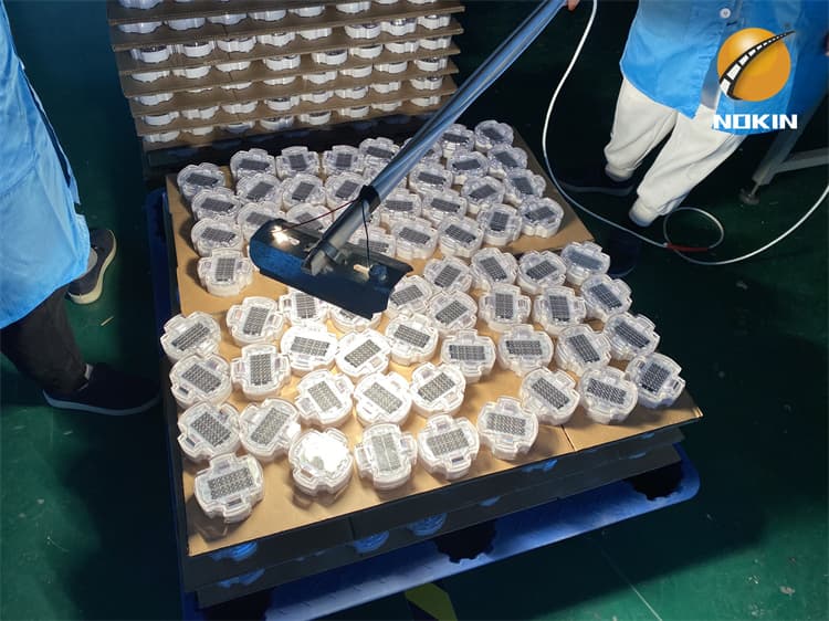 Round City Road Solar Road Stud Supplier