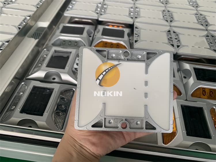 Solar Cat Eyes Blinking For Walkway