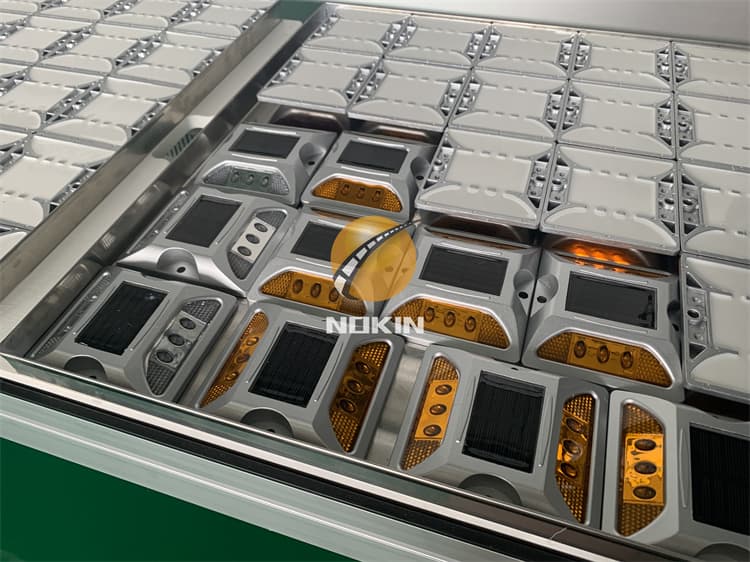 Solar Cat Eyes Blinking For Walkway