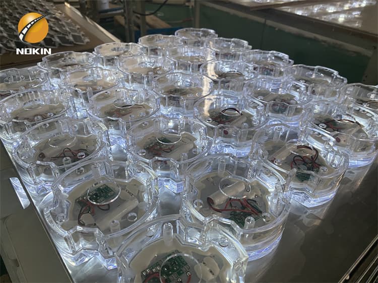 High Quality Solar LED Road Stud White Flashing Light