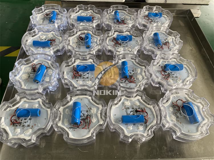 Cast Aluminum Solar Led Road Stud With 6 Safety Locks