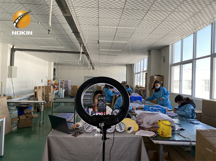 Embedded White Solar Road Stud Manufacturer