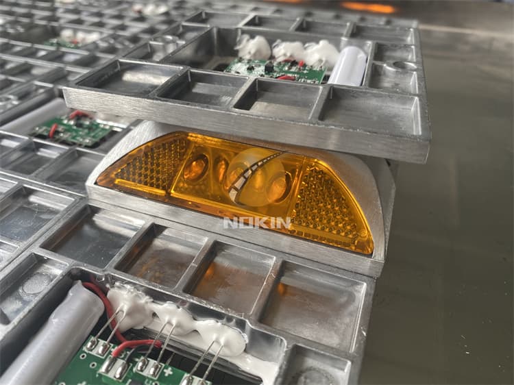 High Quality ABS Solar Road Stud Supplier In Japan