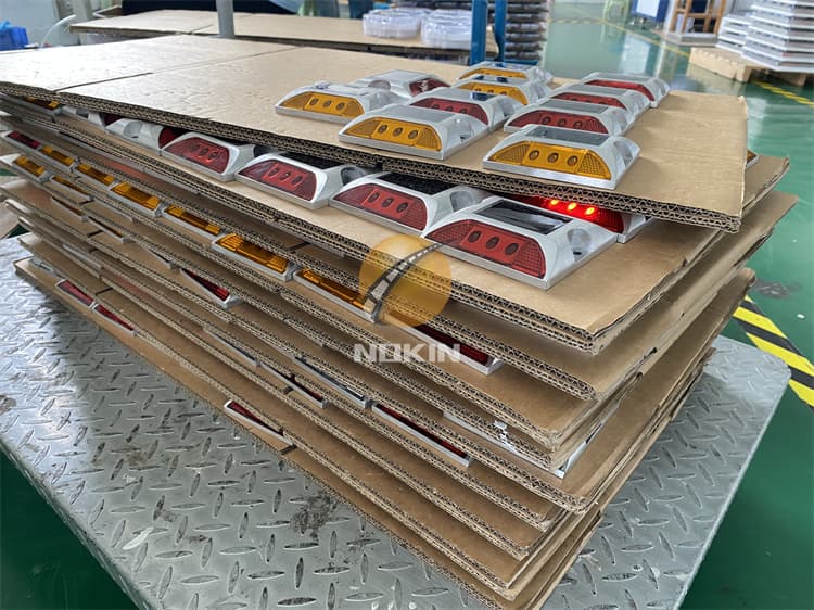 Square City Road Solar Road Stud China Supplier
