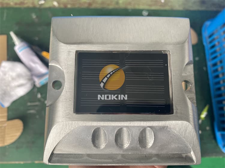 Square Reflective Solar Road Stud Tunnel Raised Pavement Marker