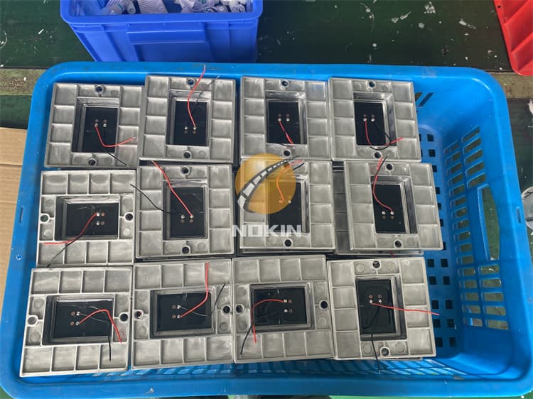 Square Reflective Solar Road Stud Tunnel Raised Pavement Marker
