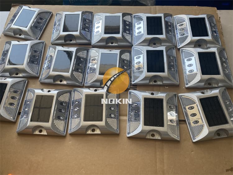 Cast Aluminum Reflective LED Road Stud On Urban Road