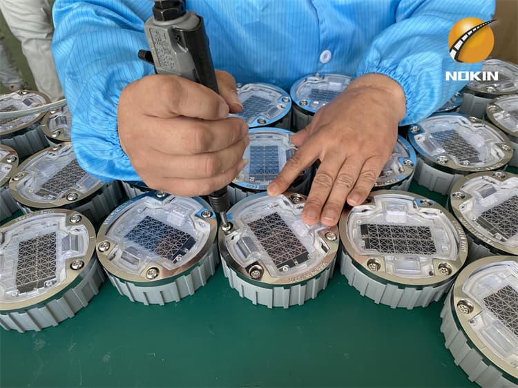 Aluminum Round Truck Solar Road Stud Supplier