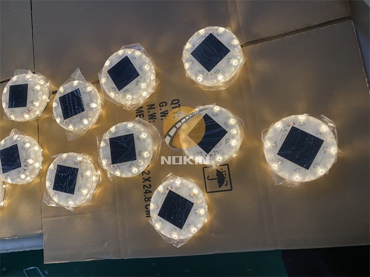 Yard Garden Road Stud Red Steady Light