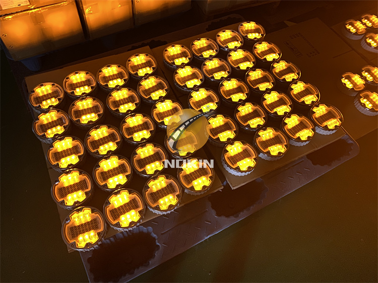 Customize Aluminum Road Stud For Sale Bridge