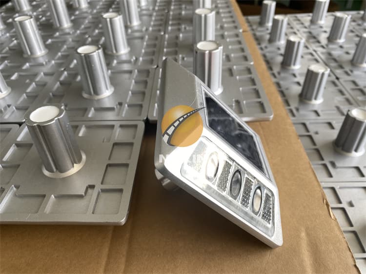 High Quality Aluminum Road Stud Wholesale Walkway