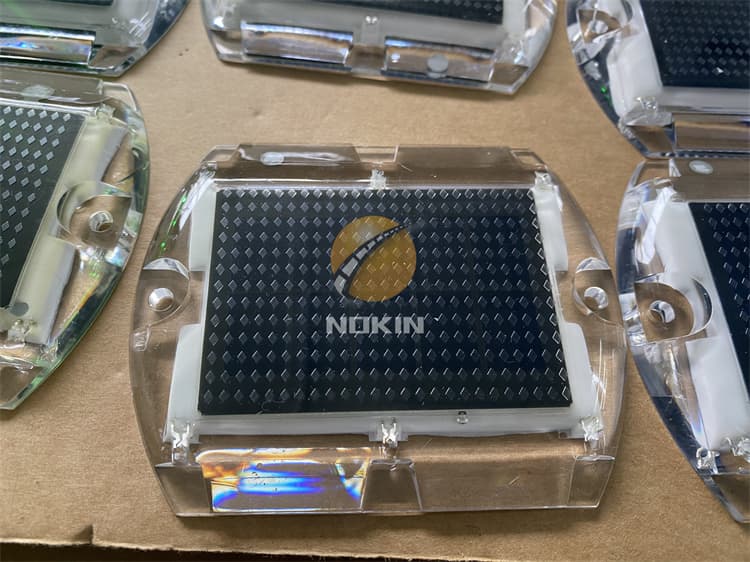 Solar Cat Eyes Road Stud Green Color For Walkway