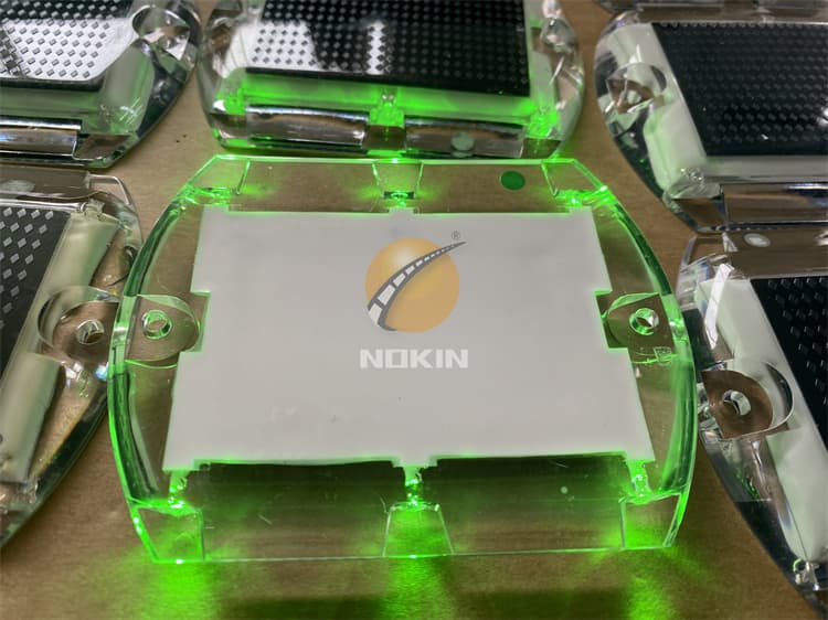 Solar Cat Eyes Road Stud Green Color For Walkway