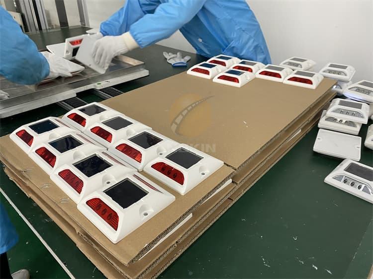 Square Farm Solar Road Stud Manufacturer