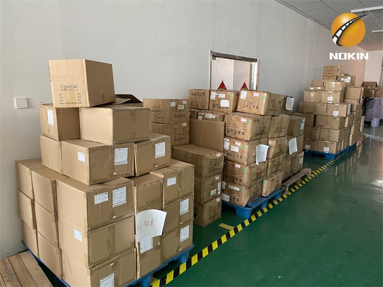 Blinking Cat Eyes Road Stud Light Dia 143Mm