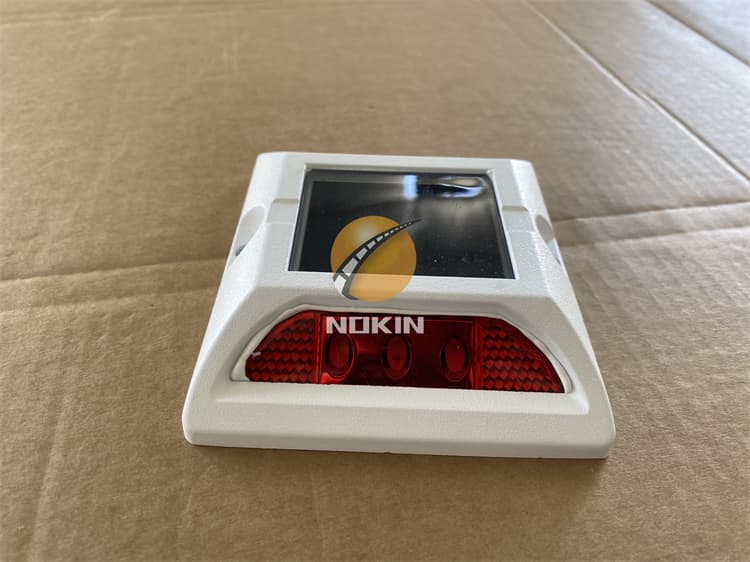 Red Solar Road Stud Lane Stud