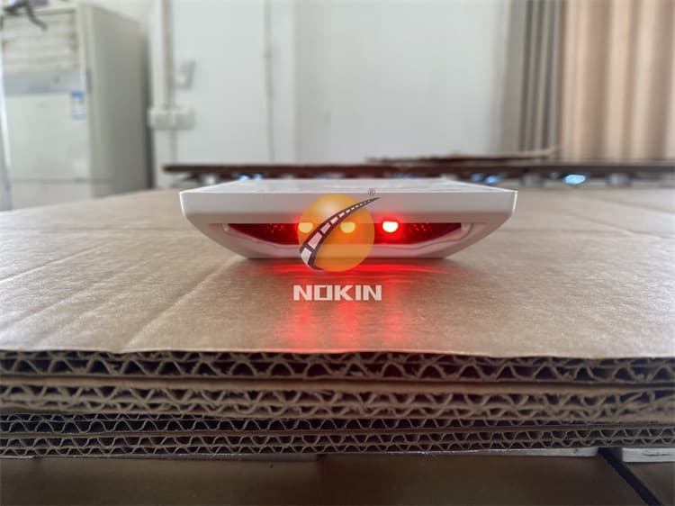 Red Solar Road Stud Lane Stud