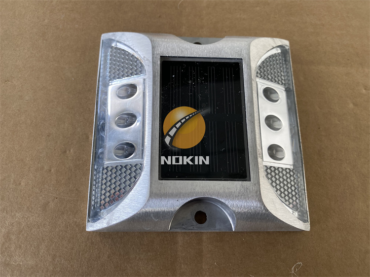 Solar Powered Motorway Road Studs Reflector For Sale