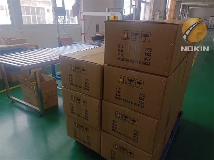 flashing led solar road stud supplier packing