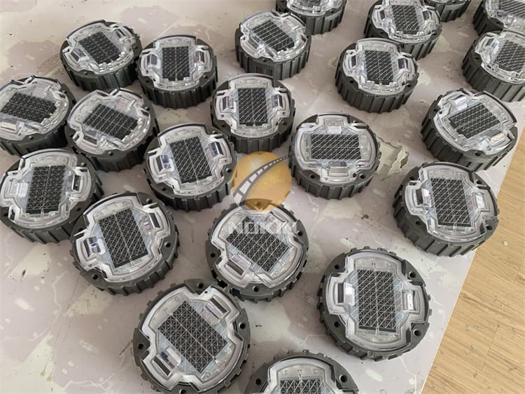 Constant Bright Solar Powered Road Studs Manufacturer